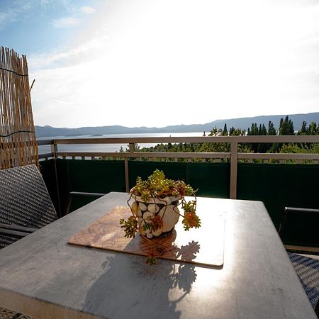 Apartmani Kremena Small Beach 200M 클레크 외부 사진