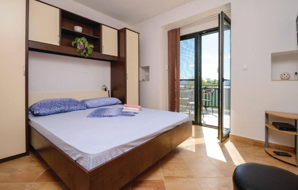 Apartmani Kremena Small Beach 200M 클레크 외부 사진