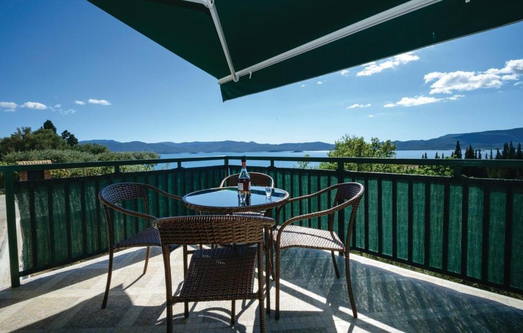 Apartmani Kremena Small Beach 200M 클레크 외부 사진