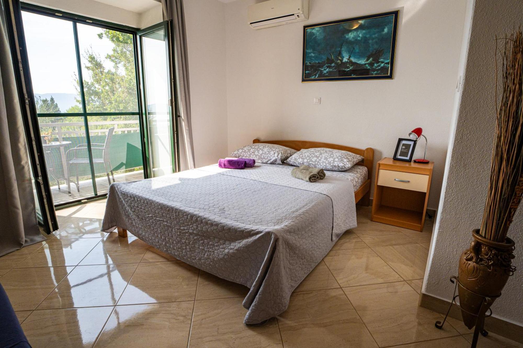 Apartmani Kremena Small Beach 200M 클레크 외부 사진