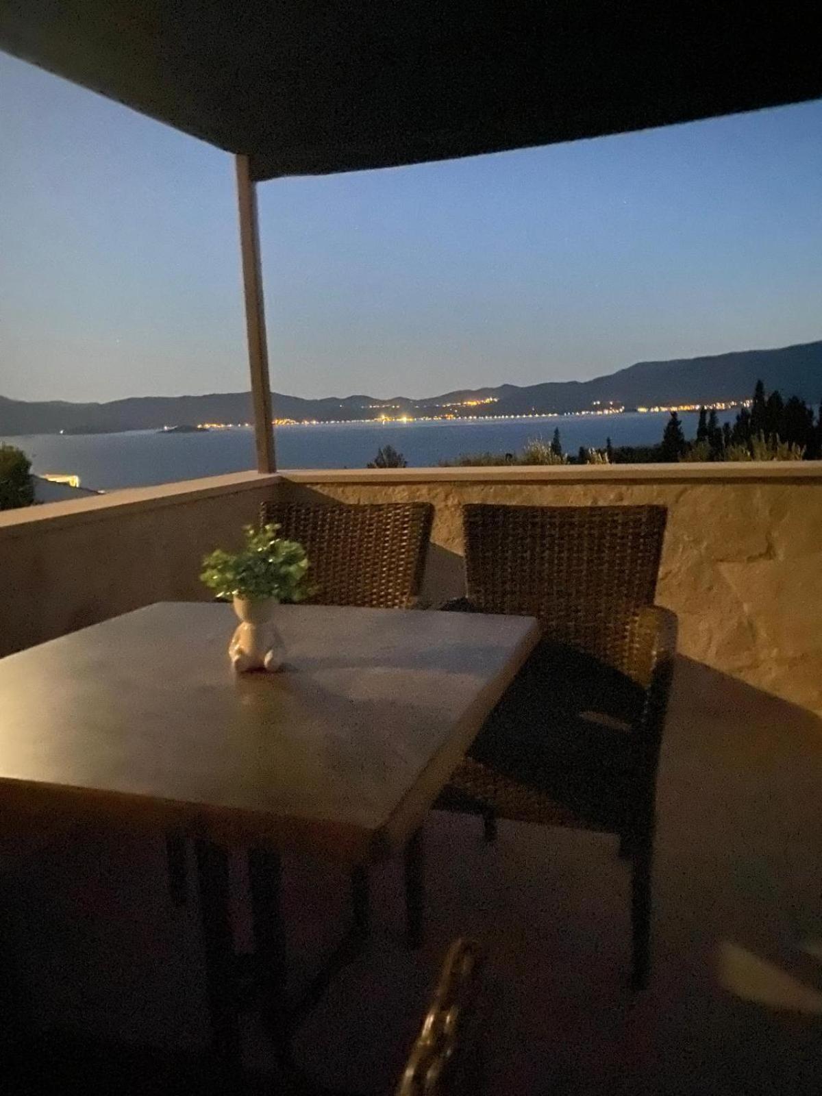 Apartmani Kremena Small Beach 200M 클레크 외부 사진