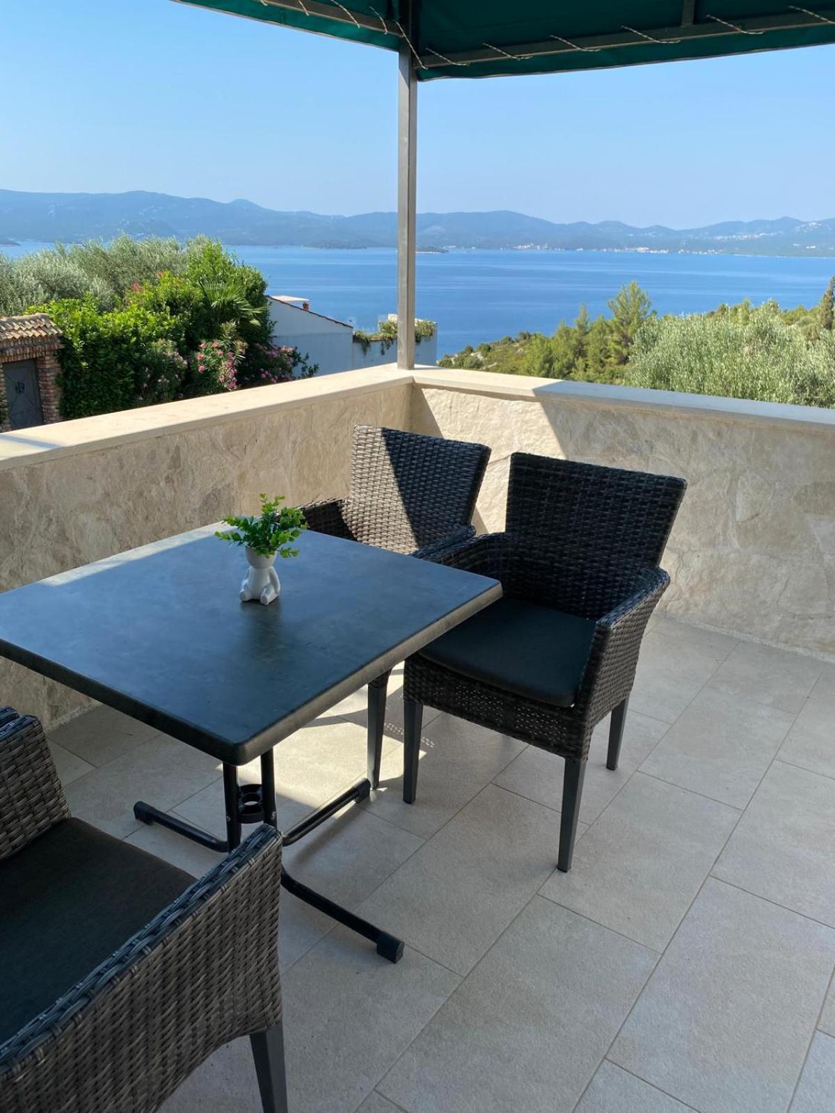 Apartmani Kremena Small Beach 200M 클레크 외부 사진