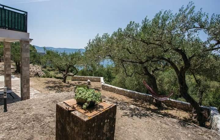 Apartmani Kremena Small Beach 200M 클레크 외부 사진