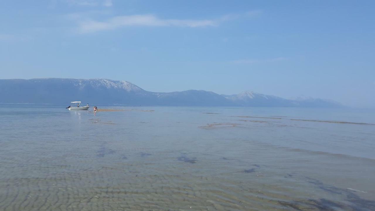 Apartmani Kremena Small Beach 200M 클레크 외부 사진