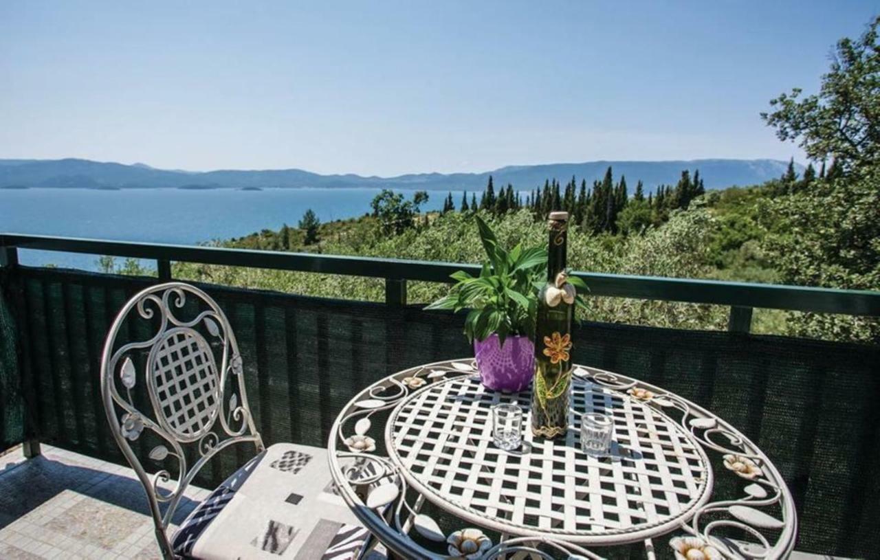Apartmani Kremena Small Beach 200M 클레크 외부 사진