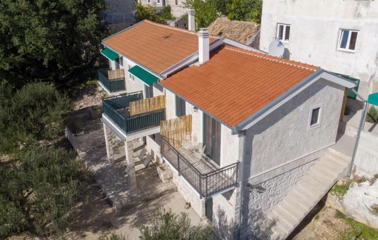 Apartmani Kremena Small Beach 200M 클레크 외부 사진